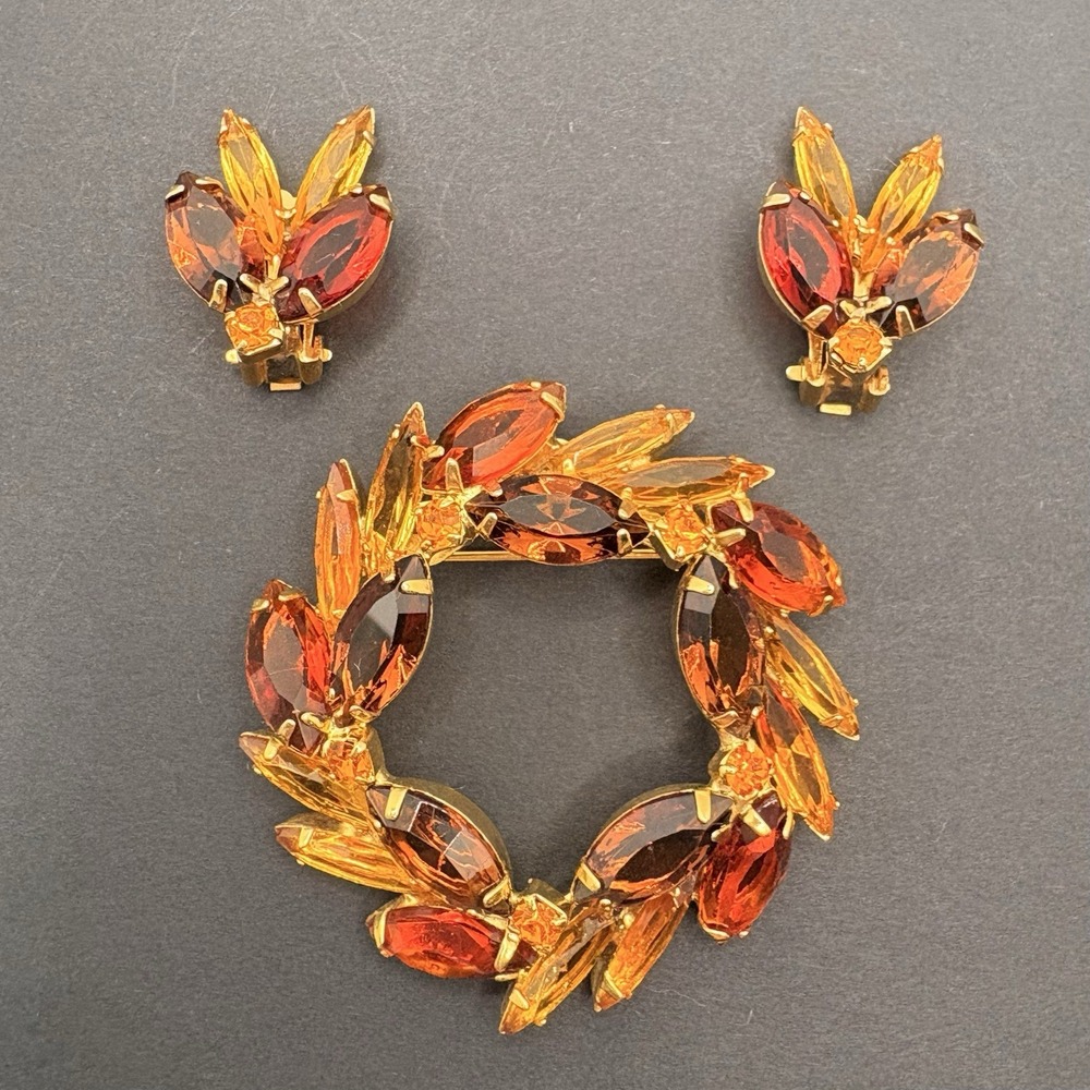 Vintage Layered Amber Crystal Wreath Gold Tone Brooch & Clip On Earrings Set